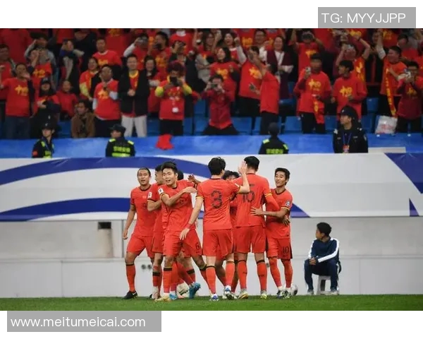 被球队边缘化的足球巨星逆境求生展现坚持与荣耀之路